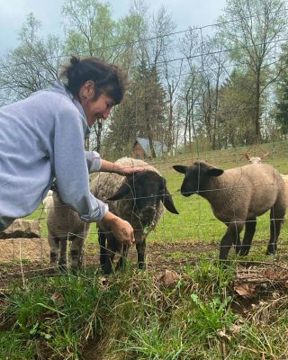 🗣 "Mimo to je podle mě podstatné vysílat do světa zprávu o tom, že vytvářet vřelé a osobní průsečíky mezi lidmi...